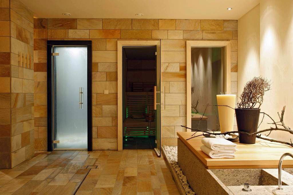отделка желтым гранитом